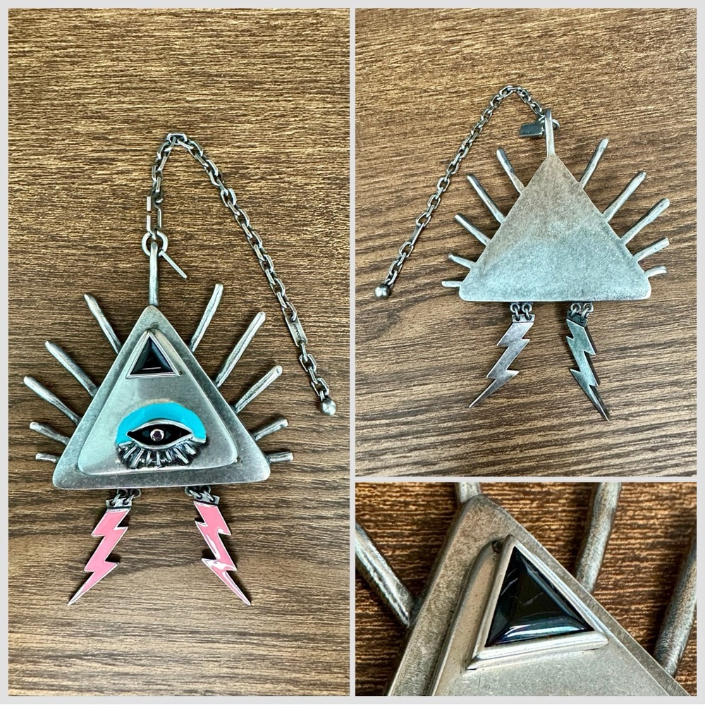New Coach 1941 Rogue 30 With Pyramid Eye and Pyramid Charm - Picture 12 of 12